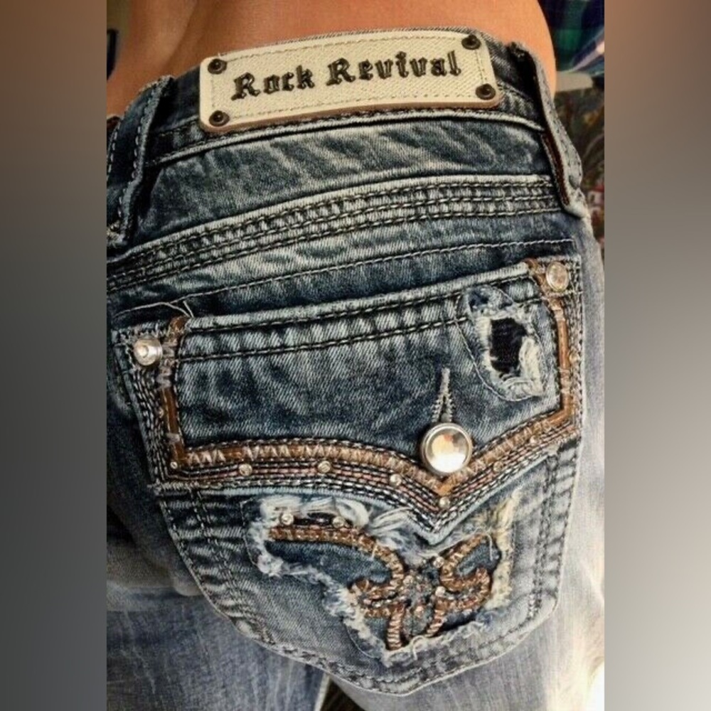 Rock Revival Embellished Boot Cut Jeans Sizes, Blow Out Pocket Sizes 26-32 NEW